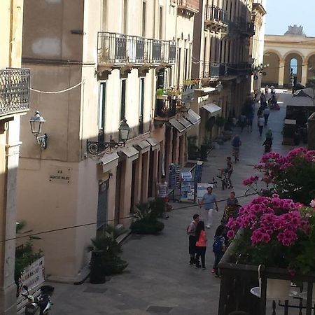 B&B Arco Dell'Orologio Trapani Kültér fotó